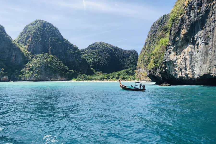 Private VIP Speed Boat Charter to Phi Phi Islands - Why the private format changes the day