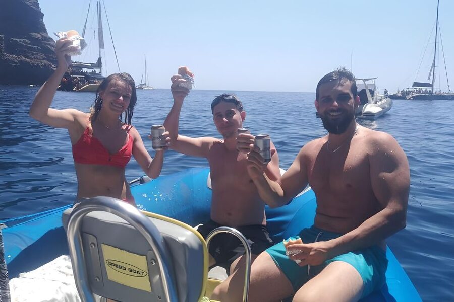 Puerto Colon: Dolphin and Whale Watching Speedboat Cruise - What the Three Hours Feel Like