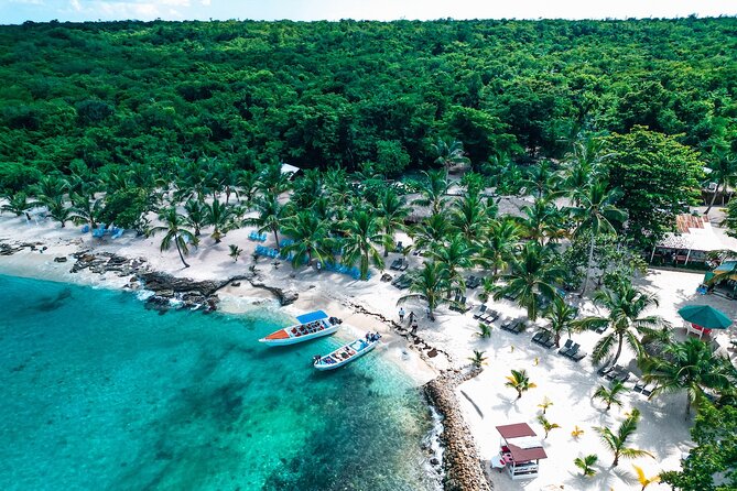 Punta Cana Speed Boat to Saona Island with Lunch & Natural Pools - Key points to know before booking