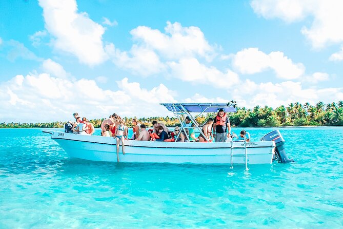 Punta Cana Speed Boat to Saona Island with Lunch & Natural Pools - Speeding through the Catuano Channel