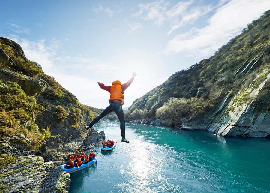 Queenstown: Kawarau River Rafting and Jet Boat Ride - Eight kilometers of beginner whitewater