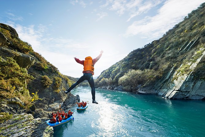 Queenstown Kawarau River Rafting and Jet Boat - Grade 2-3 whitewater for a first rafting trip