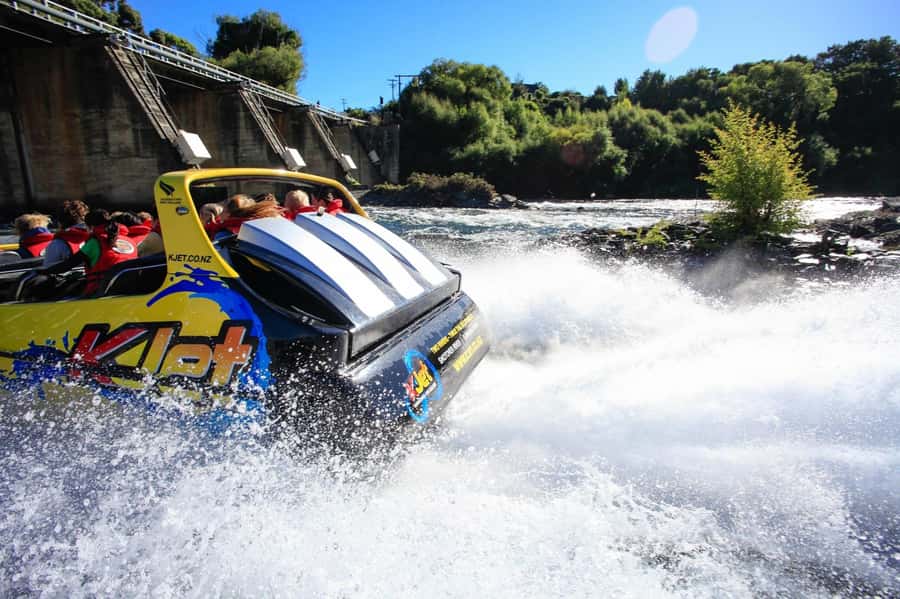 Queenstown: Shotover River and Kawarau River Jet Boat Ride - Entering the Kawarau River