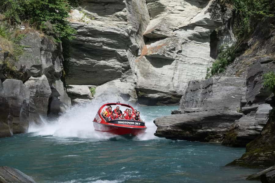 Queenstown: Shotover River Extreme Jet Boat Experience - What happens before you board