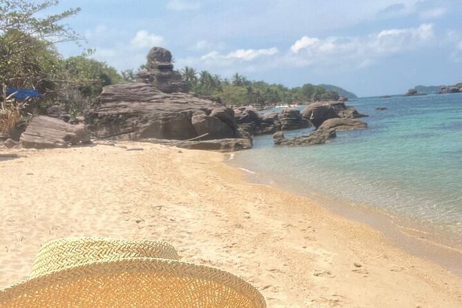 Real snorkel trip by speedboat with small group on Cham island - How the guides shape the day