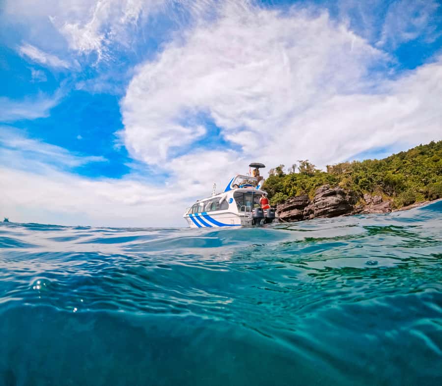 RedRiverTour - Discovery 3 Islets, Snorkeling By Speedboat - A fast start from Duong Dong to An Thoi