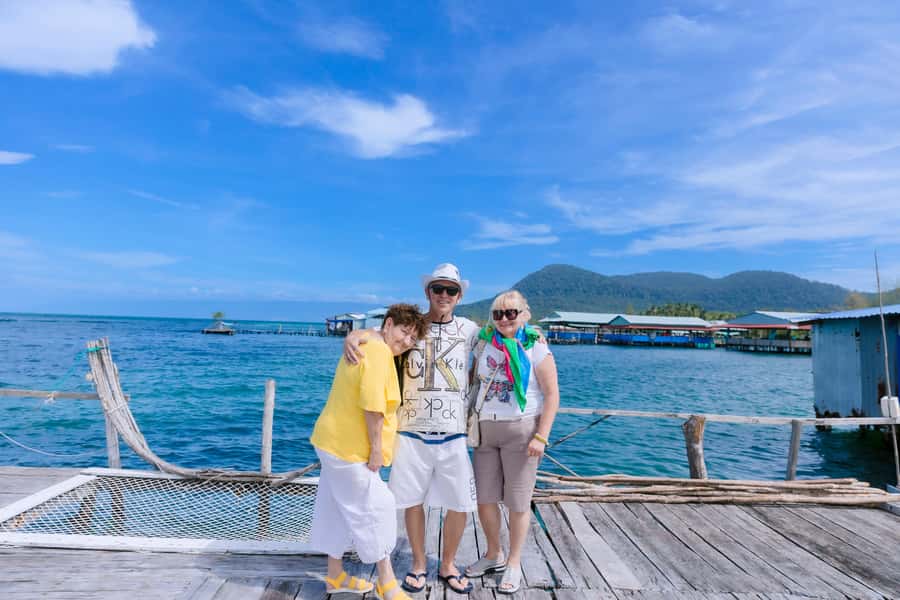 RedRiverTour - Discovery 3 Islets, Snorkeling By Speedboat - The seafood lunch is a real part of the value