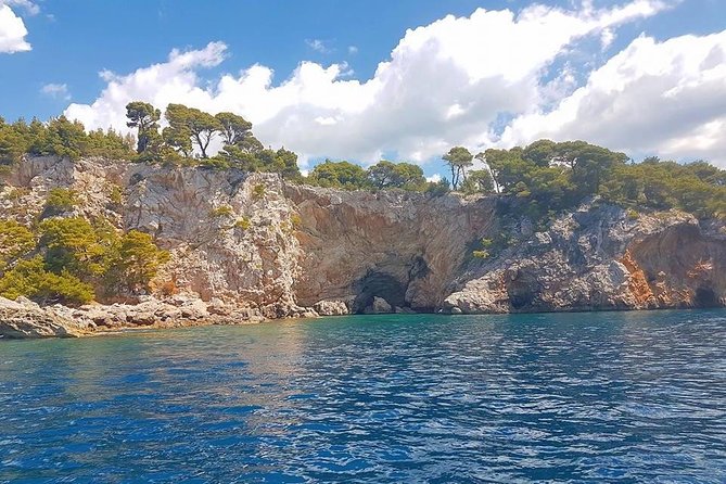 Rent a speed boat and explore beaches and coves of Elaphiti Islands - The skippers can shape the whole day