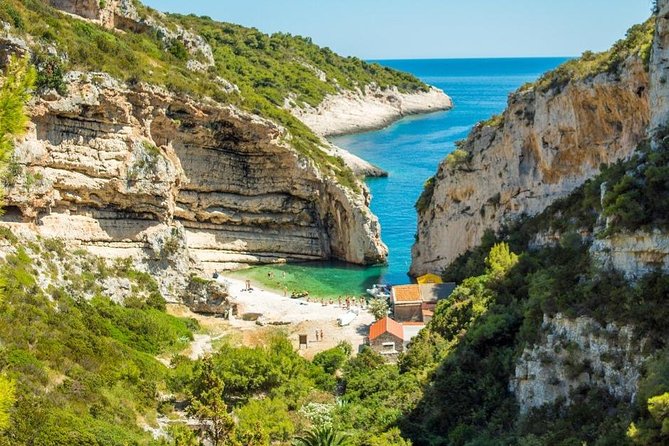 Rent a Speed Boat from Split – Discover Hidden Beaches & Islands - Who will get the most from this boat day