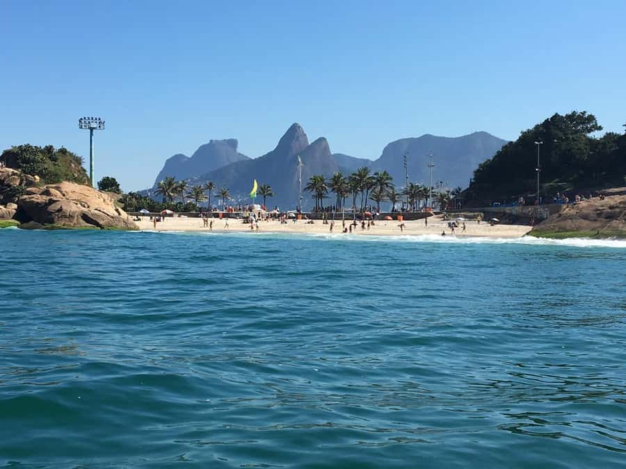 Rio de Janeiro: SpeedBoat Tour - Beach Tour with Beer - Red Beach and the Copacabana shoreline