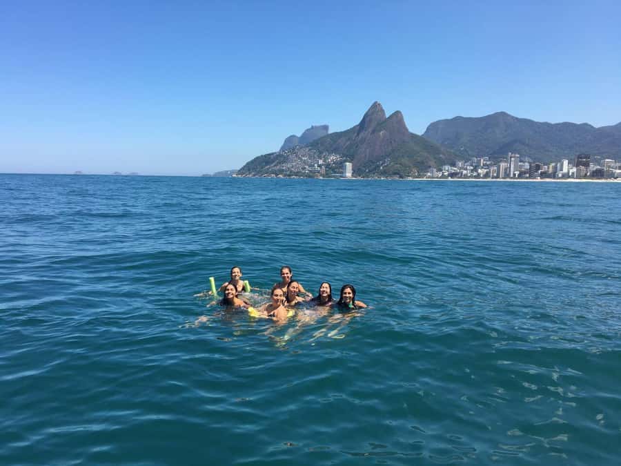 Rio de Janeiro: SpeedBoat Tour - Beach Tour with Beer - Niterói, Fiscal Island, and Santos Dumont Airport