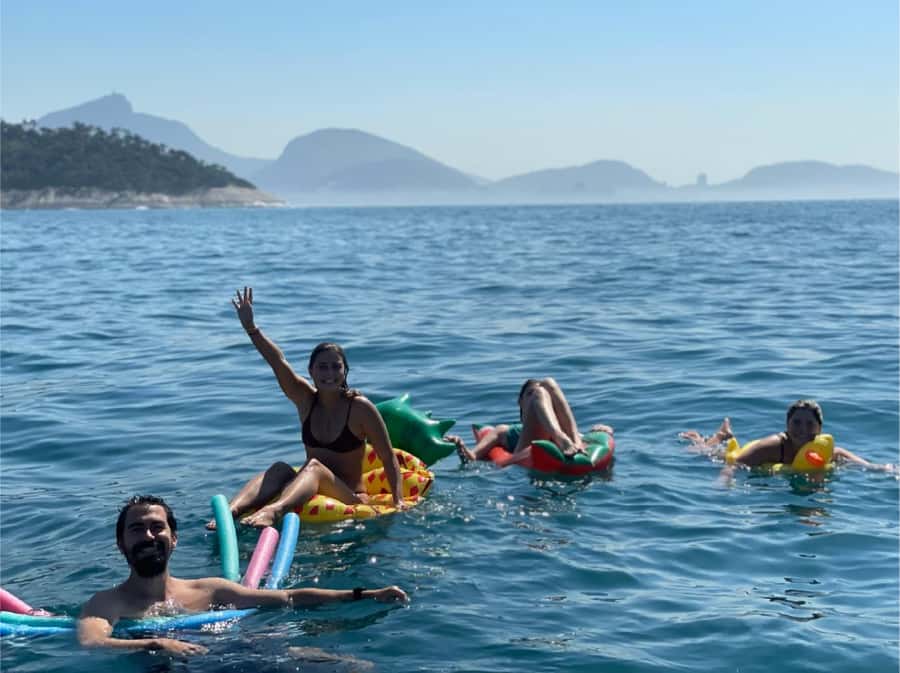 Rio de Janeiro: SpeedBoat Tour - Beach Tour with Beer - Captain Rafael and the guiding style