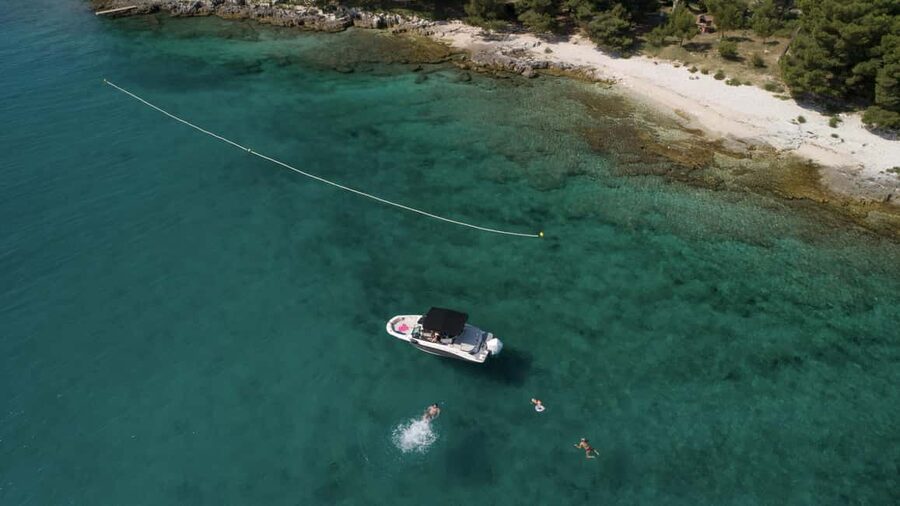 Rovinj: Rovinj Archipelago and South Coves Speedboat Tour - Lighthouse and St. Ivan island