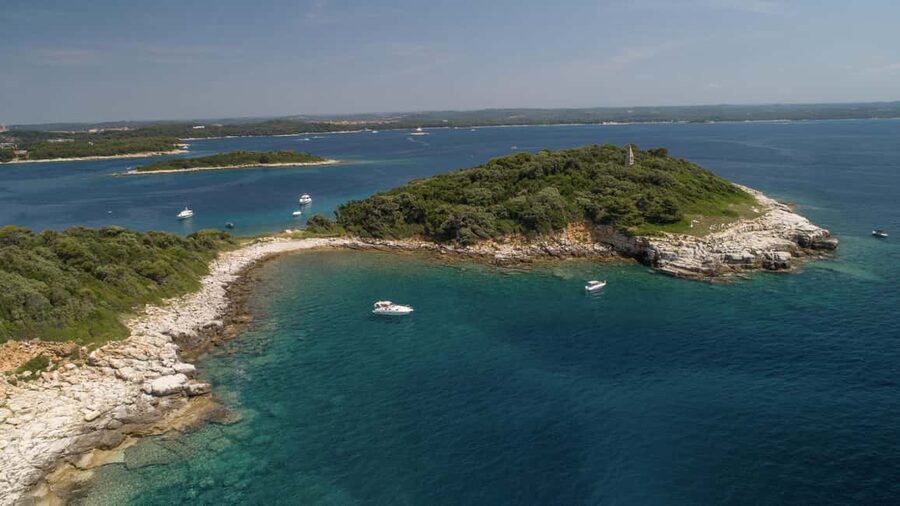 Rovinj: Rovinj Archipelago and South Coves Speedboat Tour - Finding the boat at Rovinj’s waterfront