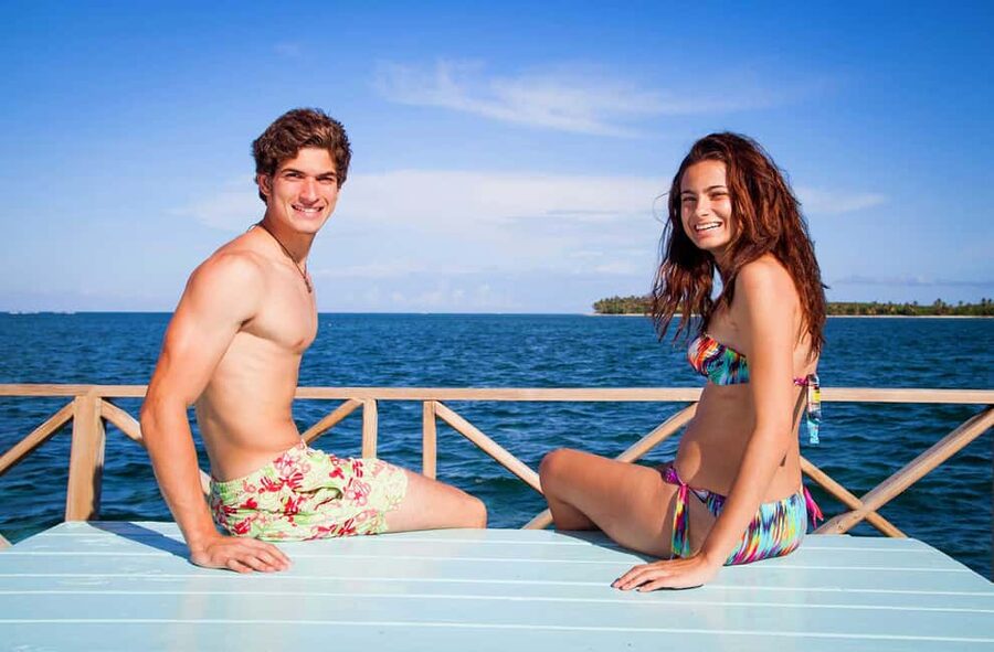 Sailing Splash Tour Speedboat, Snorkel, and Catamaran - Sharks and stingrays in a controlled setting