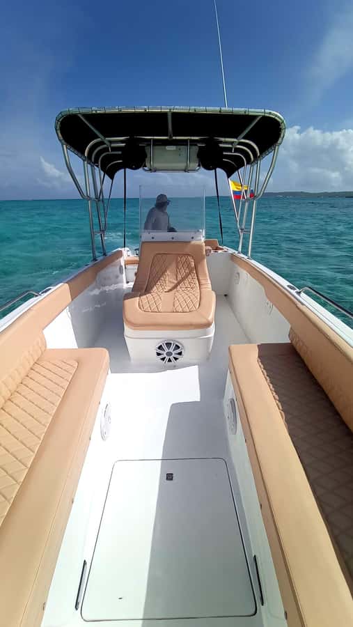 San Andres: Private San Andres Bay Tour by Luxury Speedboat - How flexible is a private six-hour schedule?