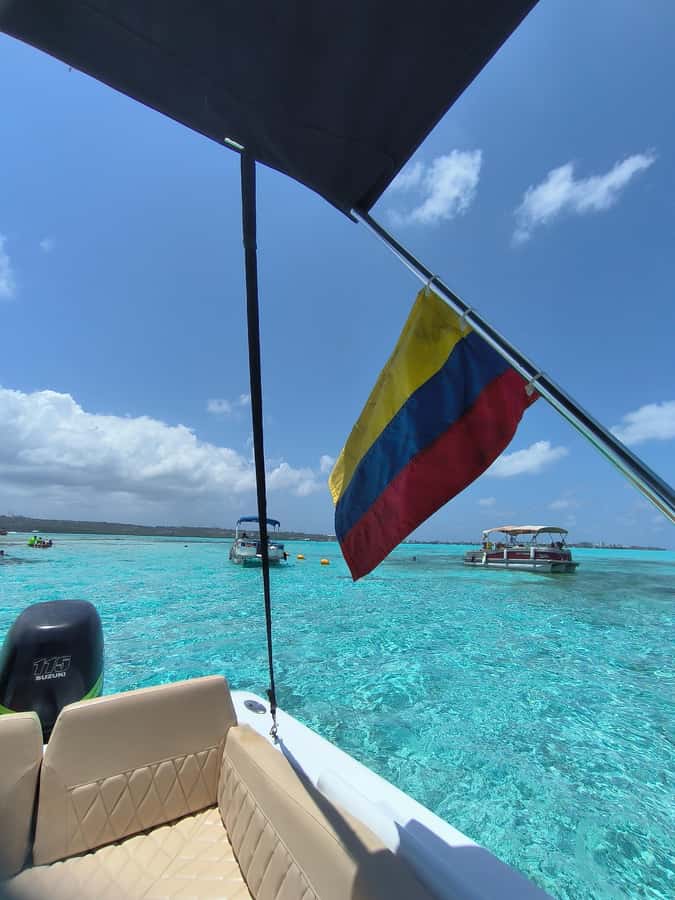 San Andres: Private San Andres Bay Tour by Luxury Speedboat - Who should book this San Andrés boat tour?