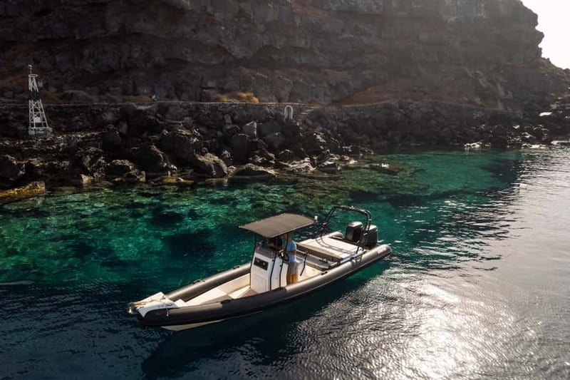 Santorini: half day exclusive speedboat cruise - Key points at a glance