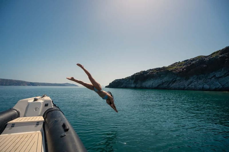 Santorini: half day exclusive speedboat cruise - Ammoudi, Armeni, and the caldera cliffs