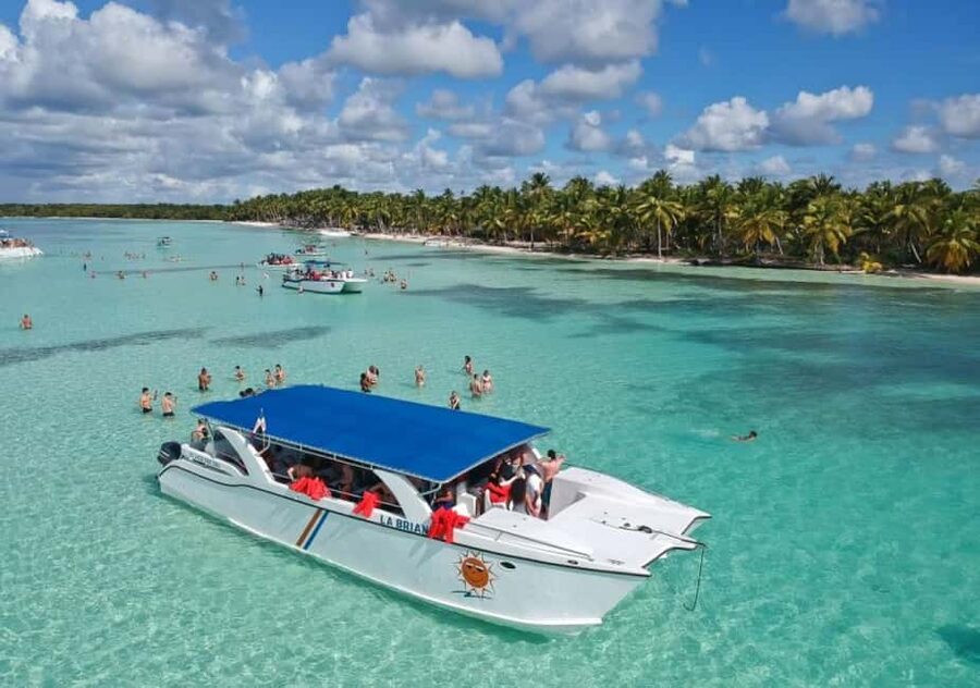 Saona Island: Catamaran/Speedboat Tour to a Dream Beach - Why Saona Island is the main attraction
