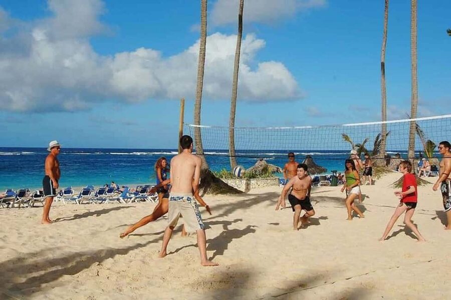 Saona Island: Catamaran/Speedboat Tour to a Dream Beach - Two and a half hours on the beach