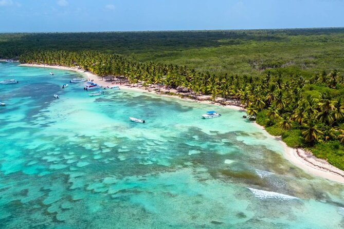 Saône Island in Catamaran and speedboat (blue lagoon) swimming pool. - From Punta Cana to Bayahibe: the part that needs planning