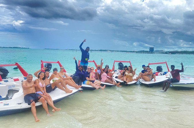 Self Drive Speedboat and Swim with the Pigs - The crew and the practical side of safety