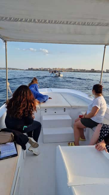 Siracusa: Ortigia & Sea Caves Speedboat Tour with Swim Stop - Fonte Aretusa from the water