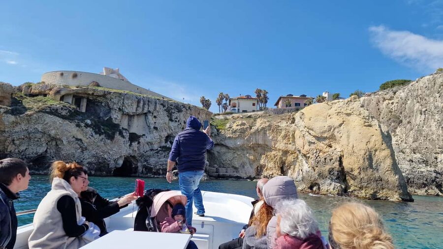 Siracusa: Ortigia & Sea Caves Speedboat Tour with Swim Stop - The swim stop in clear Sicilian water