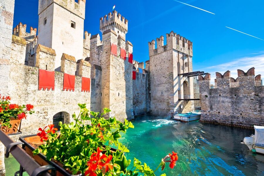 Sirmione: Walking and Speedboat Tour - Fishermen’s Houses and the Thermal Resort