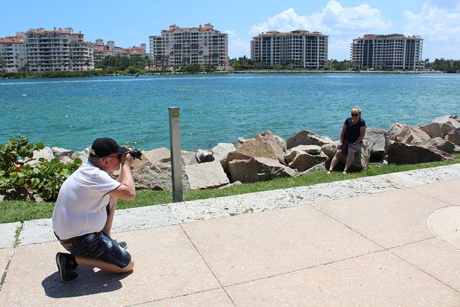 Small-Group Miami City and Speedboat Tour & Hotel Pick-up - Downtown, Brickell, and Miami Circle connect old and new