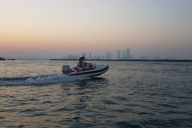 Small-Group Self-Drive Speedboat Tour in Yas Island Mangroves - Who should book this Yas Island boat trip?