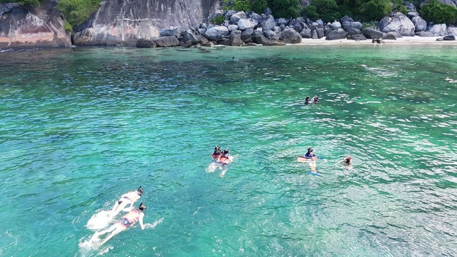 Snorkeling Cham Island: Snorkeling Tour by Speed Boat - Hon Nhon Beach and the first snorkeling session