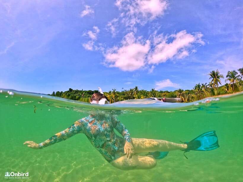 South Phu Quoc: Pro Snorkeling Tour by Speedboat - Starting gently in shallow water