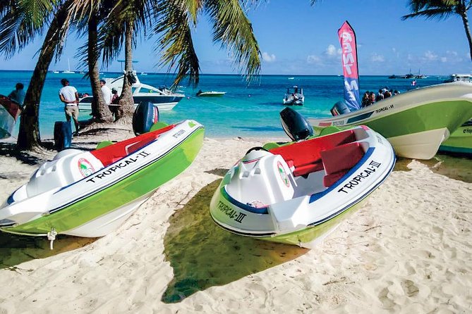 Speed Boat in Punta Cana - Coral reef snorkeling with a guide nearby