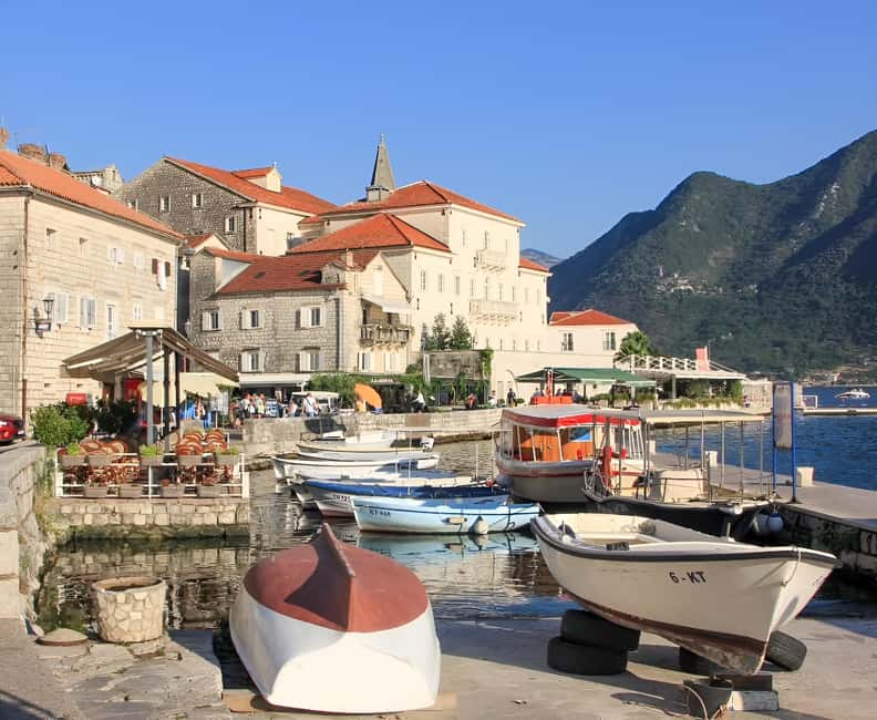 Speed Boat Tour to Perast Old Town & Our Lady of the Rocks - Crossing the bay by speedboat