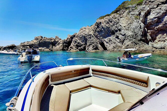 Speedboat Atlantic Marine 750, 4 or 8 hours - Life aboard the Atlantic Marine 750