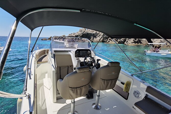 Speedboat Atlantic Marine 750, 4 or 8 hours - The skipper makes the difference