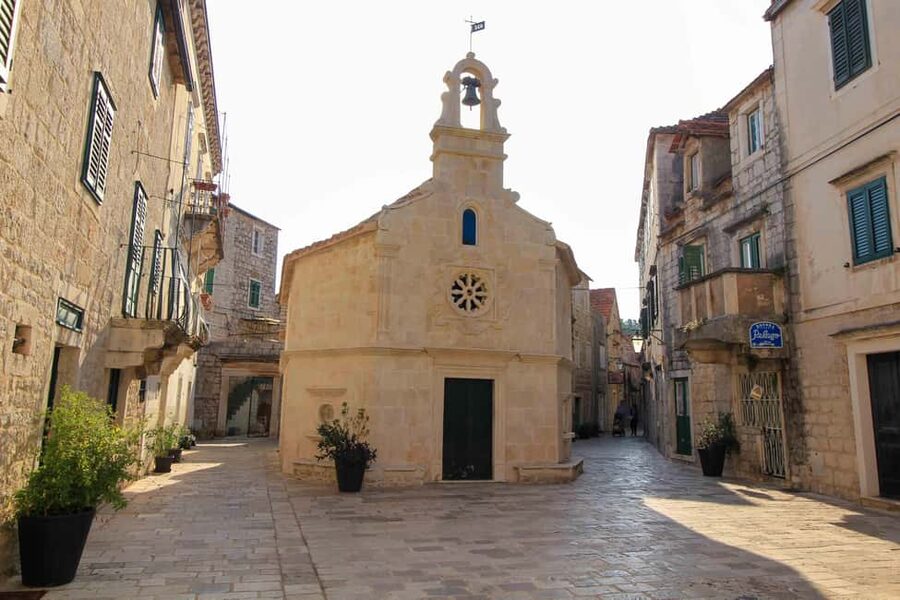 Speedboat to Hvar, Brač,Zečevo + Watersports - MPL Nautika - Who should book this tour