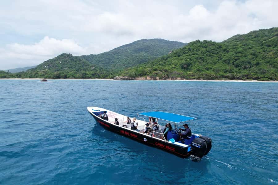SPEEDBOAT TOUR TO TAYRONA CRISTAL BEACH - Lunch with a choice of fish, chicken, or pork