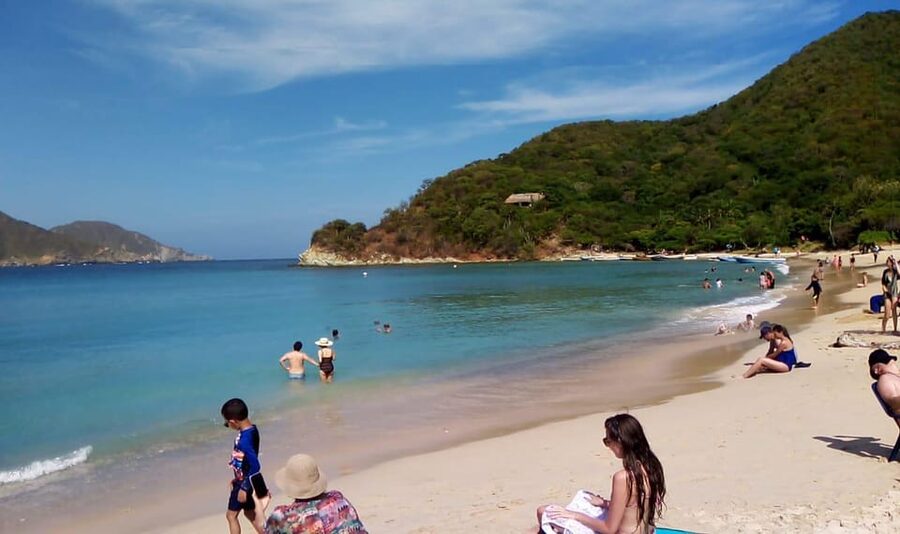 SPEEDBOAT TOUR TO TAYRONA CRISTAL BEACH - Who will enjoy this experience most