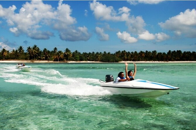 Speedboats and Parasailing Combo - Who will enjoy this most