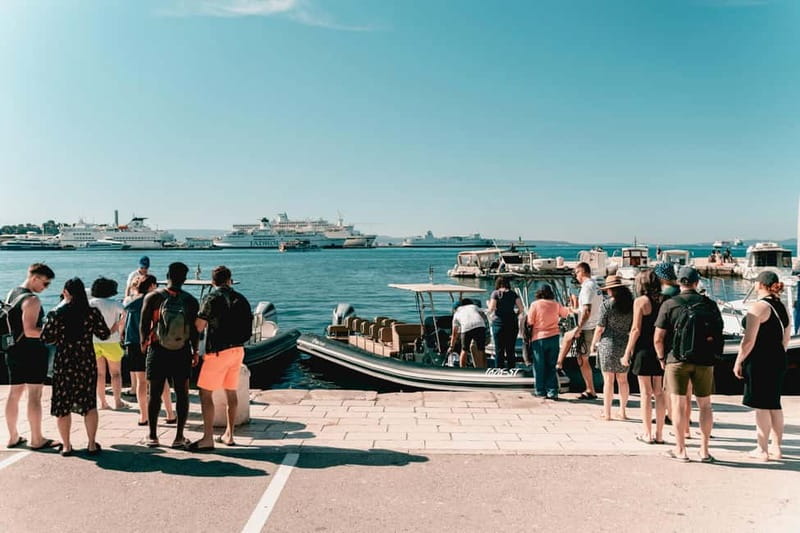Split: Blue Lagoon & 3 Islands Small Group Speedboat Tour - Maslinica on Šolta, the calm final stop