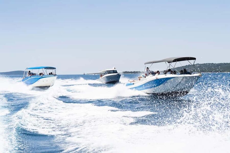 Split: Blue Lagoon, Trogir & Solta Speedboat Tour - Trogir: one hour in a medieval town