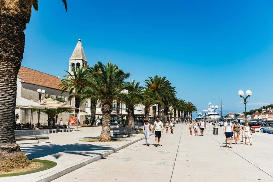 Split/Trogir: Blue lagoon and 3 islands speedboat tour - Guide quality shapes the whole day