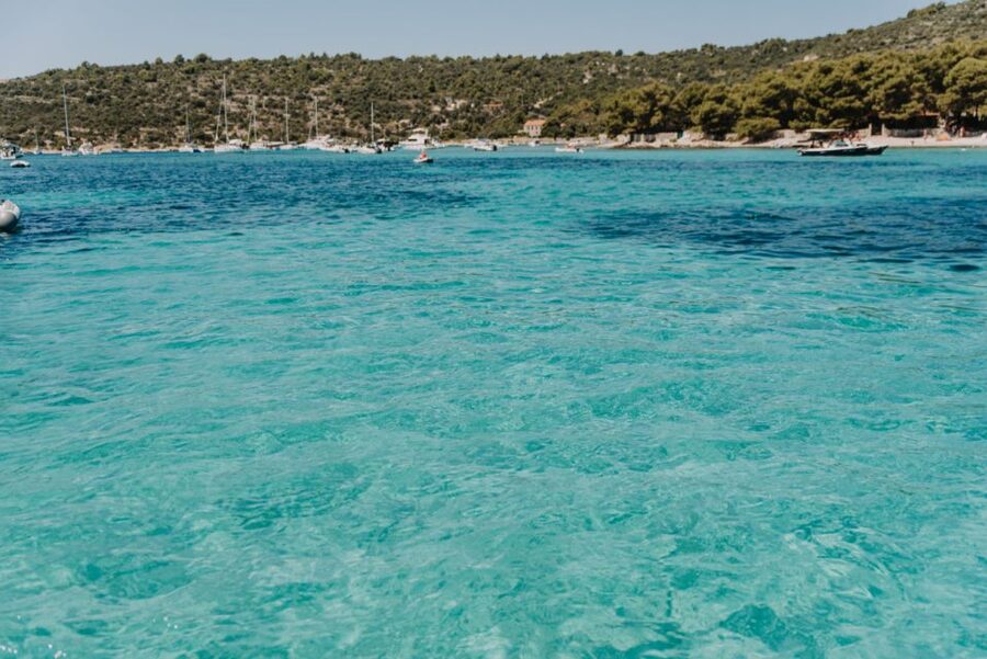 Split/Trogir: Blue lagoon and 3 islands speedboat tour - Meeting points need careful attention