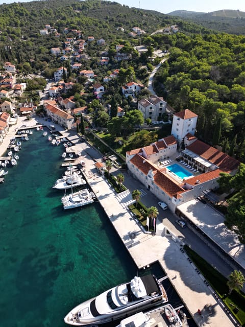 Split/Trogir: Half-Day 3-Island Speedboat Adventure - Maslinica on Šolta, one hour on land