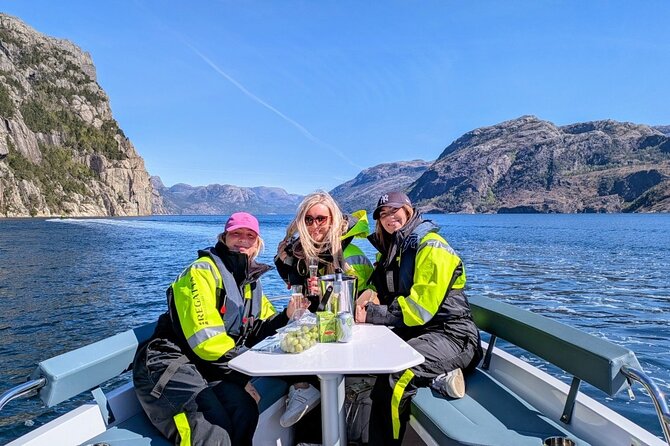 Stavanger: Guided Lysefjord Safari on Speedboat - Vagabond Cave and the stories in the rock