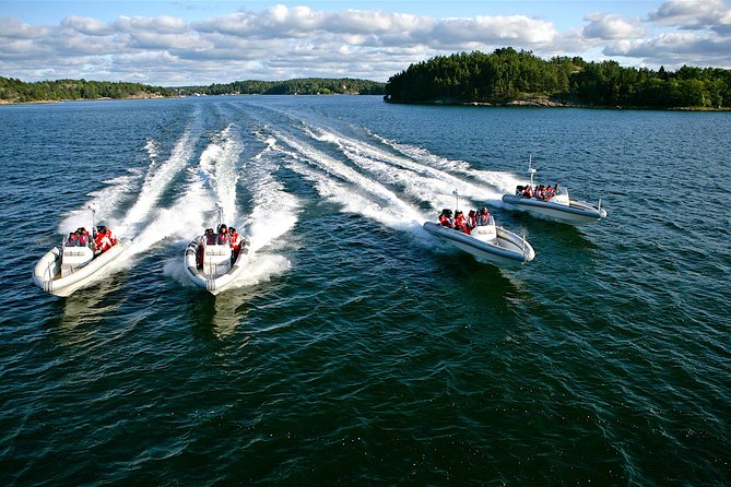 Stockholm RIB Speed Boat Tour - Meeting at Strandvägen and getting ready
