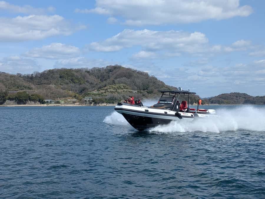 Suigun Rib Tours - Ka Island and the open-water rush